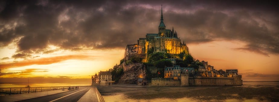 Taxi Transfers Charles de Gaulle Airport (CDG) to any destination in Mont St Michel