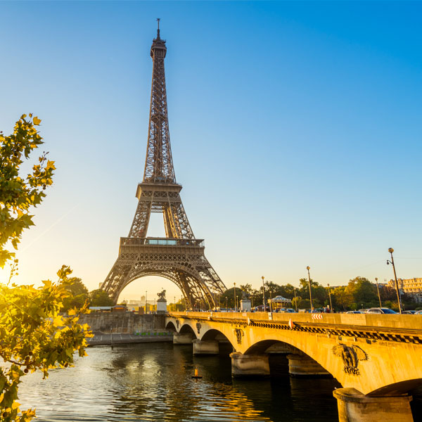 Taxi Transfers Charles de Gaulle Airport (CDG) to any destination in Paris